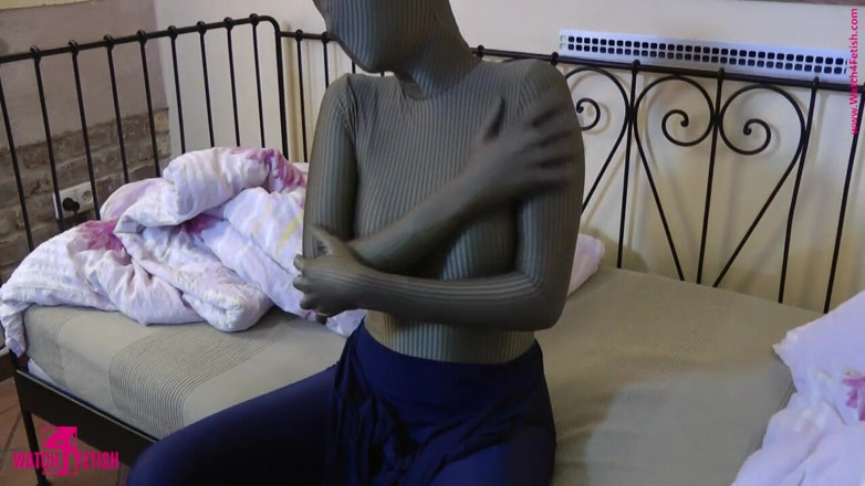 ZentaiDolls: Bianca mastrubates en spandex catsuits
