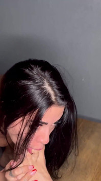 Silvana menghisap jari pantat saya dan menjilat pantat saya sebelum dikongkek