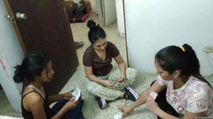 Selfgags Latina Bondage: Game Loser Diberikan Perawatan Penuh oleh ibu tiri dan saudara...