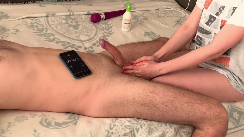 Julia-Softdome: 7 minut piłki Femdom Squezzzing