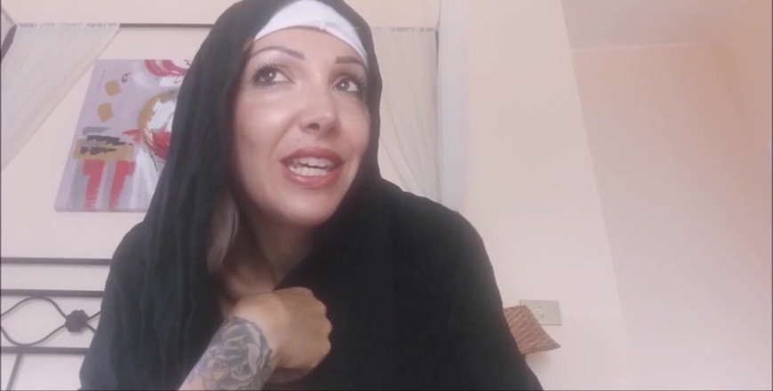 savannahamatoriale: Stiefschwester, das ist keineswegs angemessenes verhalten für eine kirchennin