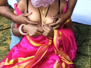 Desi hot couple: Горячая жена дези в розовом цвете лижет и трахает киску сари в домашнем видео
