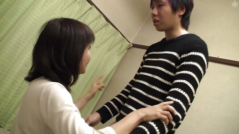 MBM3988: M633g04 моя мачуха заглянула в спальню пари... Як вихід лібідо, і я був еякуляційований у піхву!