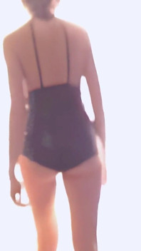 Sexy Video: Estelle Clark