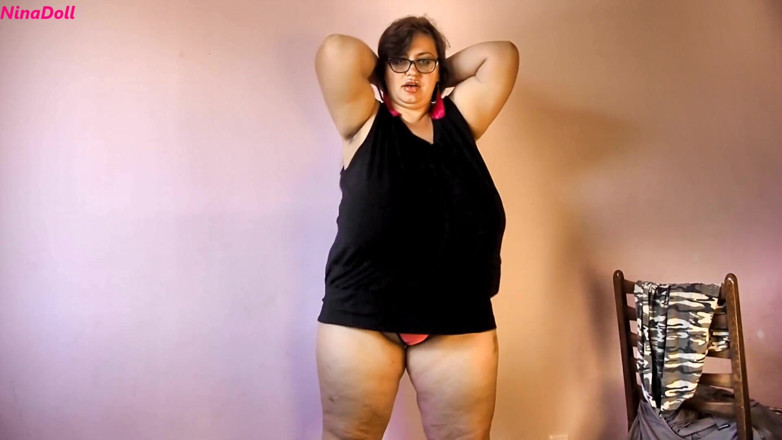 Nina Doll: 다른 셔츠를 입은 Tease u JOI
