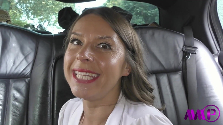 GERMAN MMP: Celý německý zahradní gangbang s velkými prsy zralá sexy susi