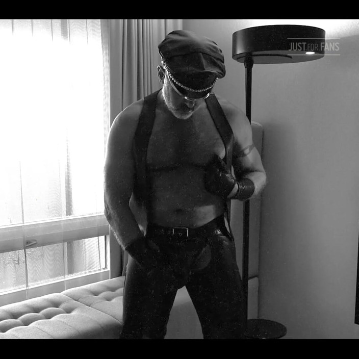 Mike Gross: Solo Man