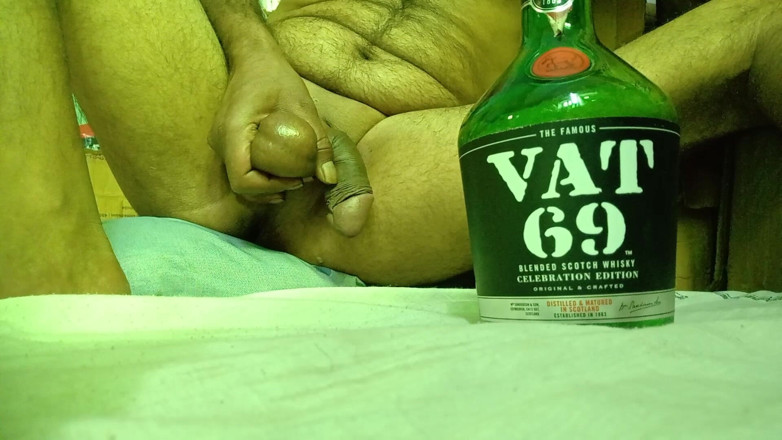 siyasingerporn: Tu n’as jamais vu une telle bite, c’est une grosse...