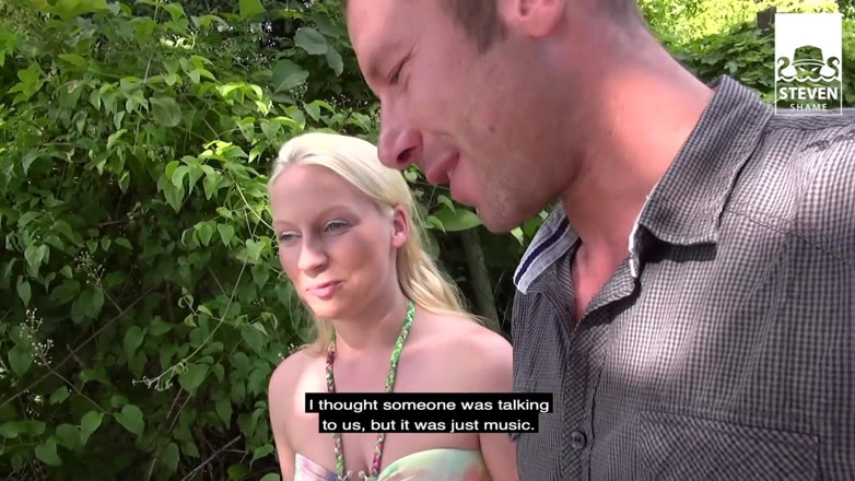 Steven Shame: Trojka venkovního sexu: Blondie potěší dva velké ptáky