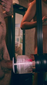 Grande pau sem cortes latino Camilo Brown fodendo fleshlight atirando uma grande carga e comendo seu próprio esperma
