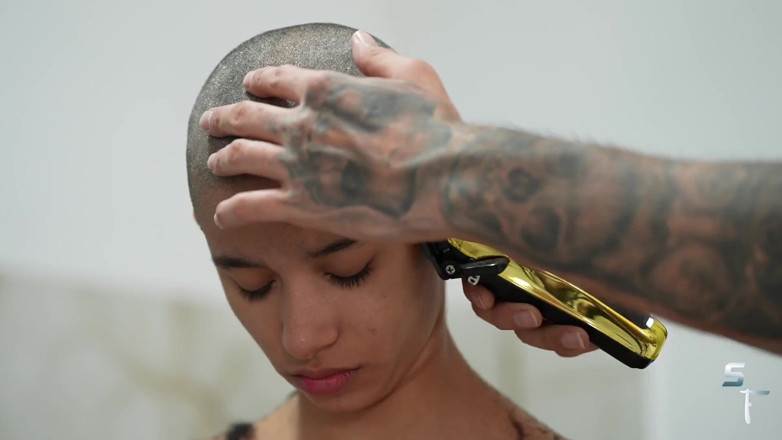 Shave Flix: Claudia