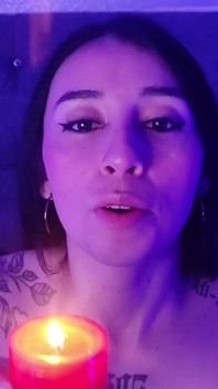 Asmr si youtuber lagi asik muasin toketnya dan meludahi dirinya sendiri
