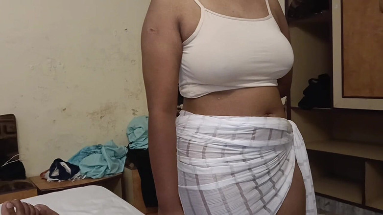 Pinkididi: Indian Hot Bhabhi Ne Chut Mein Fingering Kar Pani Nikala (hindi...