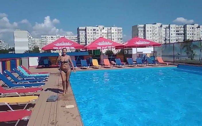 Lukerya: Comment une femme au foyer sexuellement solitaire en vacances dans...
