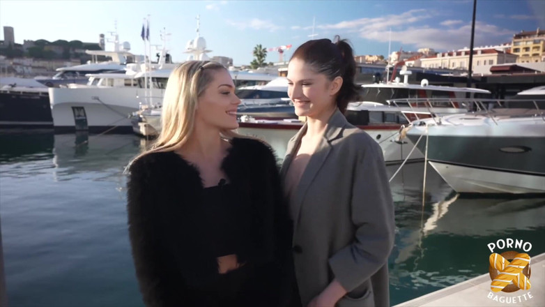 Porno Baguette: Jade e Francesca, duas meninas lindas, compartilham um pau grande