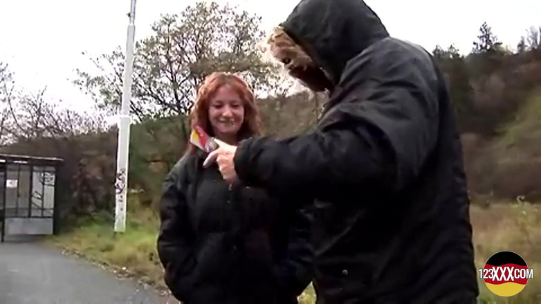 123XXX - Fucked Amateurs in Germany!: Mamă sexy europeană țâțoasă agățată pentru sex în aer liber