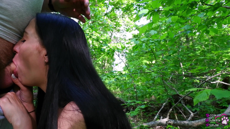YSP Studio: 숲속의 관능적인 펠라