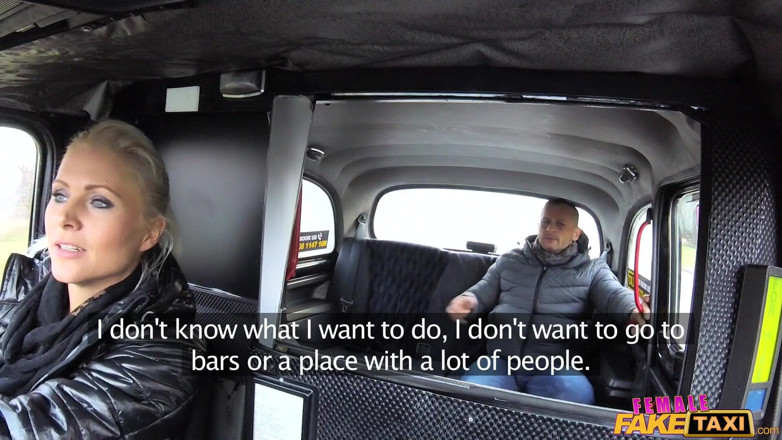 Female Fake Taxi: Fake taxi - señora conductora chupa y folla polla