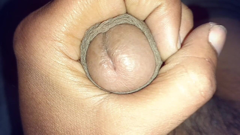 Luckky: Alguien me chupará el pene.