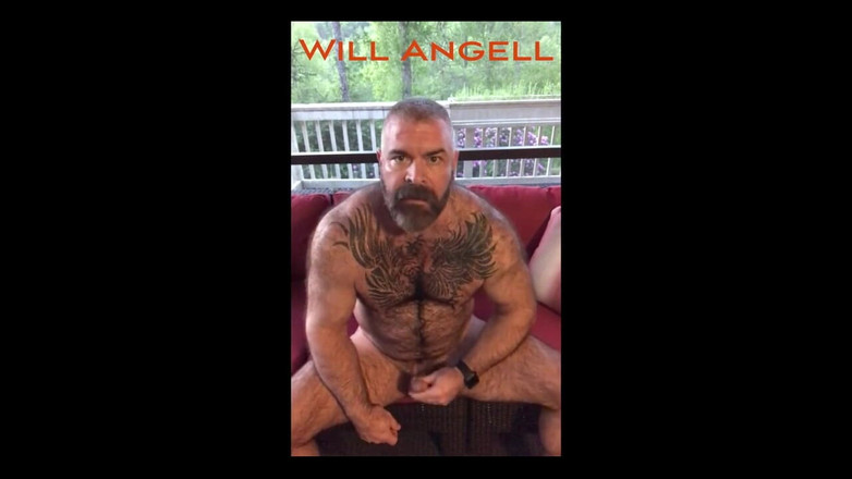 Will Angell: Dijepit dan dipukul