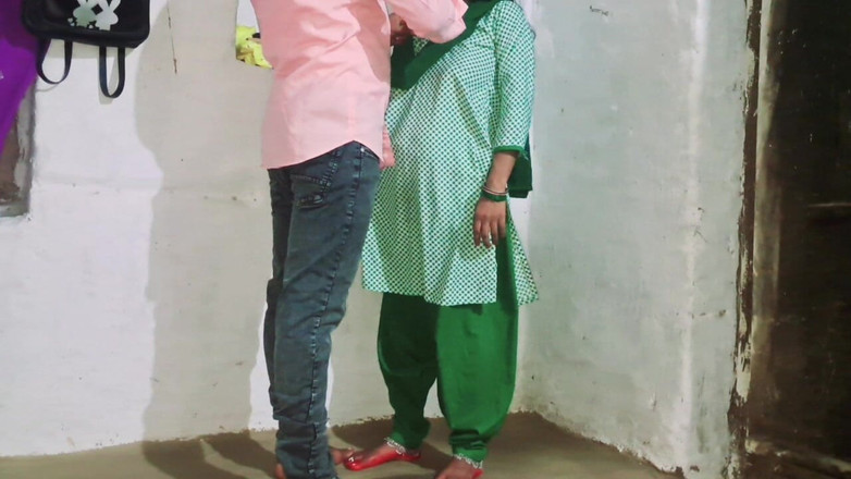 Trilokinath: Studentessa del college si fa scopare a fondo e succhiare...