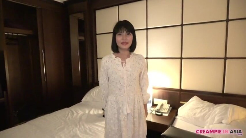 Creampie In Asia: Dia memiliki lekuk tubuh, payudara besar dan pantat indah, seks...