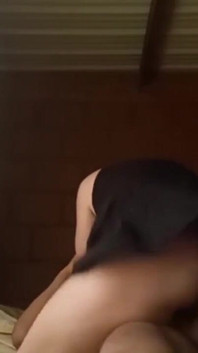 Mi figliastro ed io scopando molto ricchi mentre lui lo scopava molto duramente