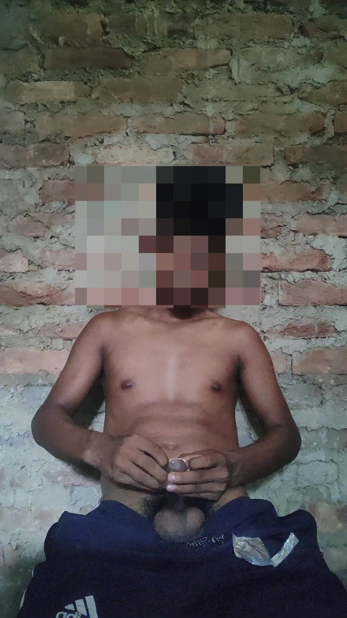 Assamesebodoboy: Twink-masturbation zu hause