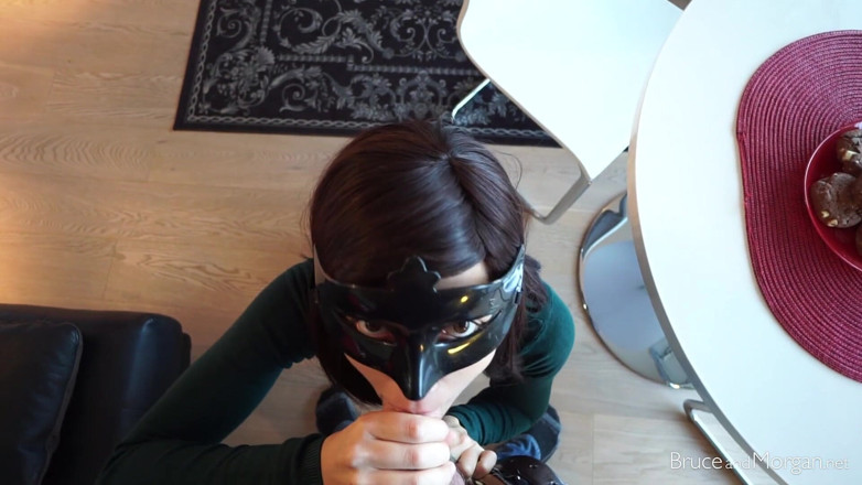Bruce-and-Morgan: Cum on cookie