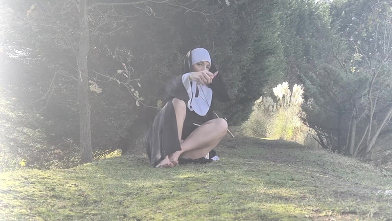 Kylie Britain Adventures: La suora kylie viene insieme