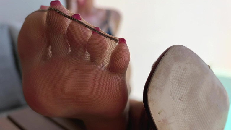 Goddess Lena: Surga, Sepatu Hak Tinggi &amp; Kaki Nilon