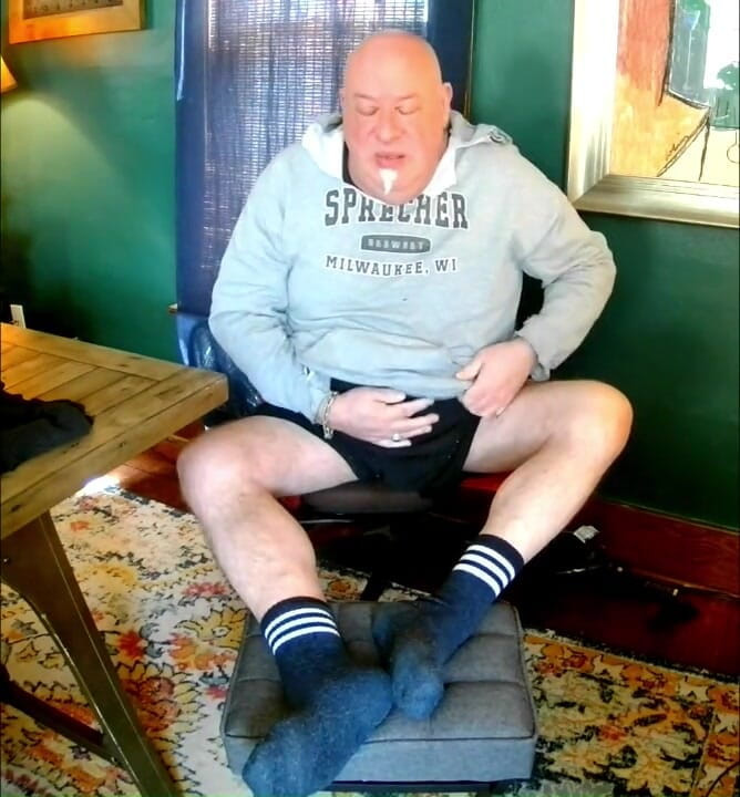 beardaddychub: Masturbazione in webcam per un fan!