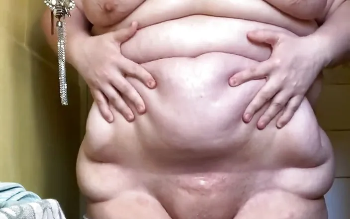 Real homemade BBW BBC porn: Bbwbootyful striptease in bathroom shower masturbation