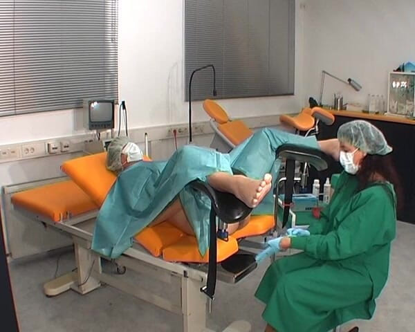 Rubber & Clinic Studio - 1ATOYS: 緑の手術服を着た看護師