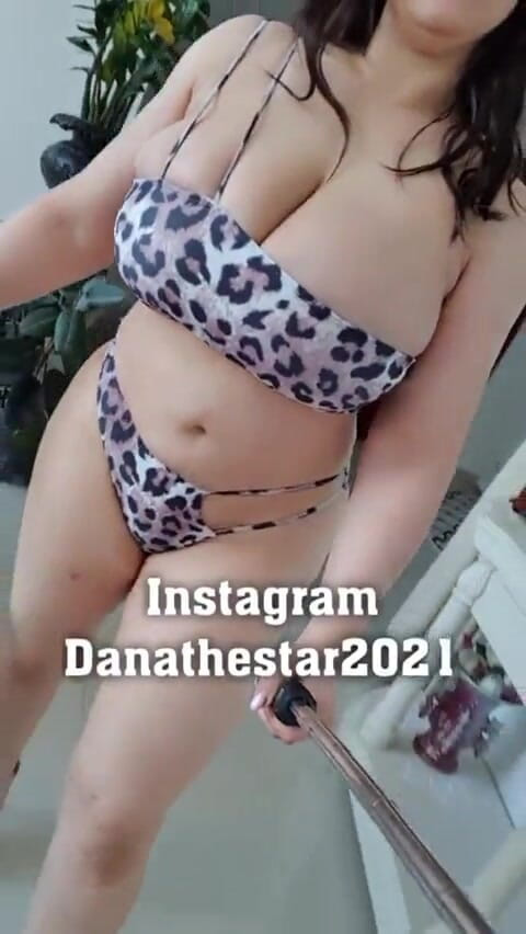 Dana Egyptian: Dana Ai Cập khoe bộ bikini gợi cảm