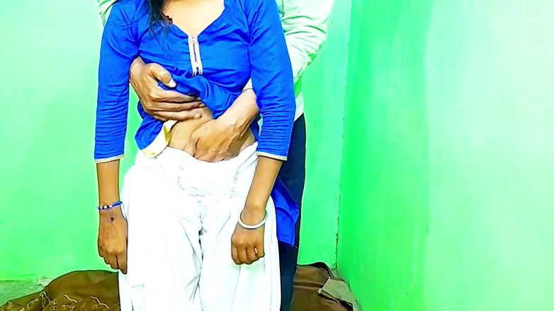 House stage: Videoclip sexual cu indiancă bhabhi pentru ea