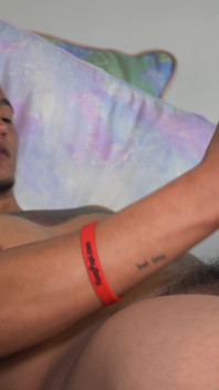 Hung Papi Uncut Stud szarpie wielki spust strzał