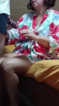Nevlastní matka našla bílá místa na spodním prádle.