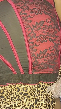 私は女王、私に頭を下げる
