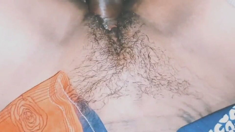 Your nisha bhabhi: Khi chồng tôi không có ở nhà, anh ấy đã lấy nước âm hộ...