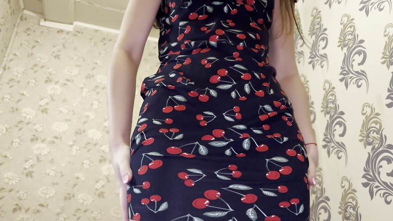 Alexa Holly: Sinh viên Nga không mặc quần lót