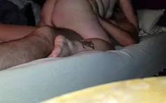 Cewek semok ini lagi asik muasin suaminya pakai mainan seks