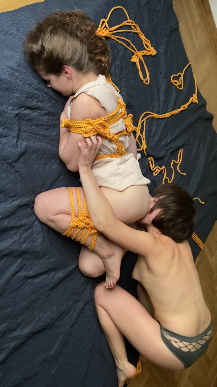 FenekManul: Lesbian Princess Is Tied up and Her Girlfriend Licks Her...