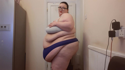 SSBBWLadyBrads: SSBBW BBW thongs and leather leggings try on