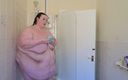 SSBBW Lady Brads: 샤워 여신 뚱뚱한 배꼽 여왕