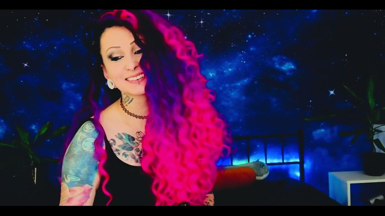 Marta Katze: Sikişen doğum günü yayınımdan miyav anı