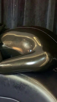 Usato per il piacere - Alex latex