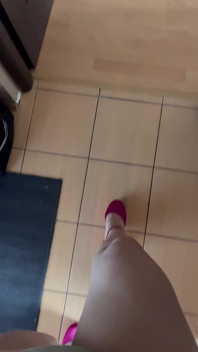 Zvuky chůze na vysokých podpatcích