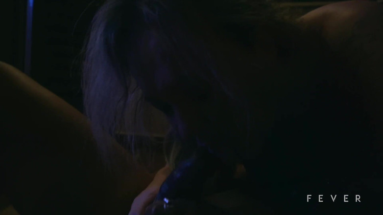 Fever Films: Mamada y hardsex en balcón