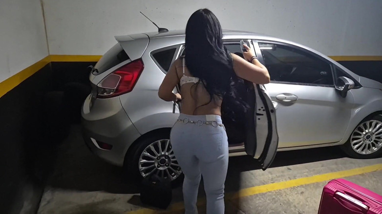 AlejandraPalacios: เพื่อนบ้านใหม่ใจดีมาก แม้แต่หีฉันจะเต็มไปด้วยน้ำว่า